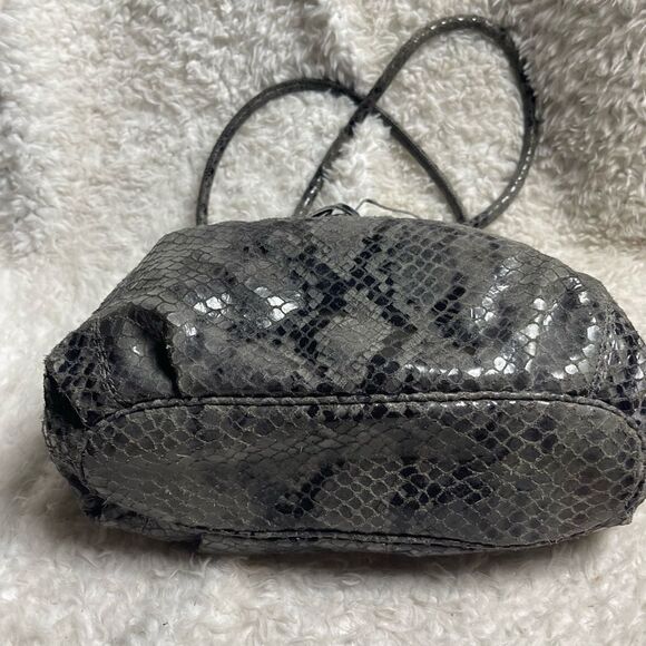 Michael Kors snake skin prints shades of gray shoulder bag silver tone hardwares - Picture 8 of 14